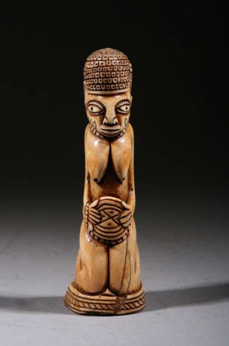Statuette Yoruba en os 