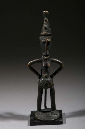 Personnage en bronze Dogon 