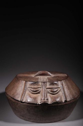 Box with offerings Yoruba 