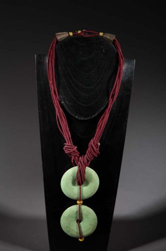 Collier tribal perle en pierre 