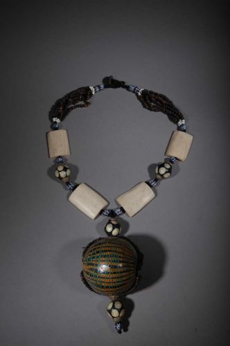 Tribal necklace pearls huge in terra-cotta 