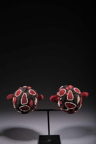 Pair of twins' Bamiléké dolls 