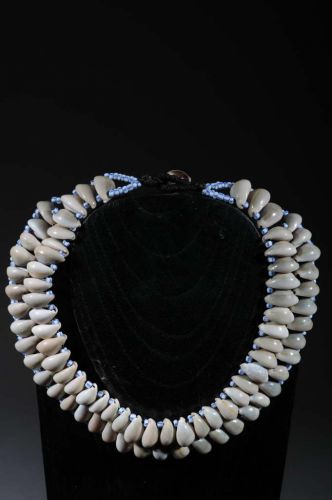 Collier tribal  cauris 