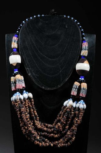 Collier tribal perles et grain de café 