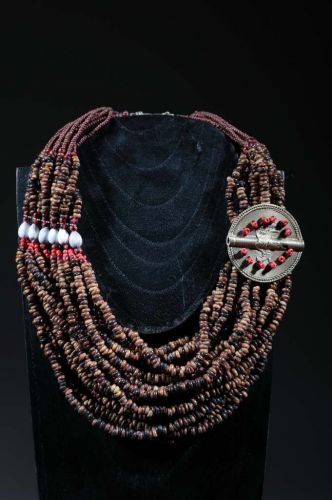 Collier tribal plaque en bronze et grain de café 