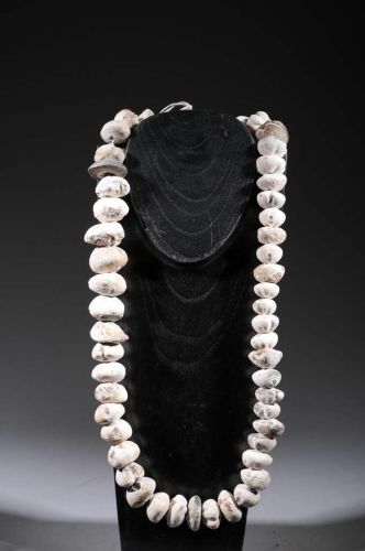 Collier traditionnel Baoulé en fossiles d'oursins 