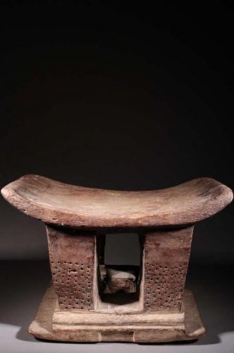 Baoulé stool 