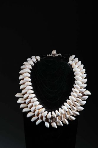 ethnic necklace 