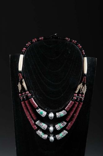 ethnic necklace 