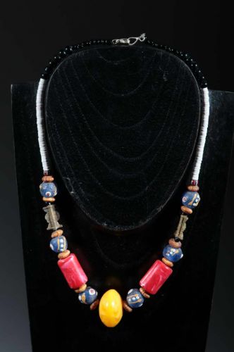 ethnic necklace 