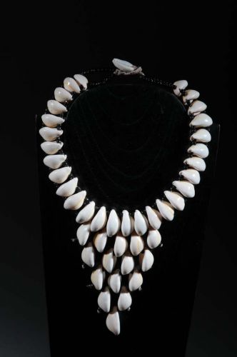 ethnic necklace cauris 