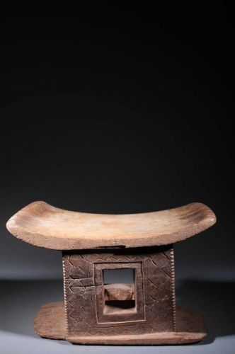 Baoulé stool 