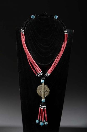 ethnic necklace 