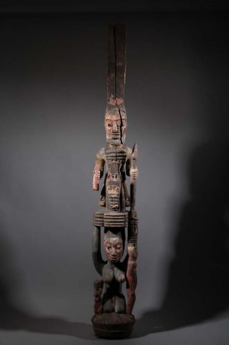 Poteau polychrome de case Yoruba 