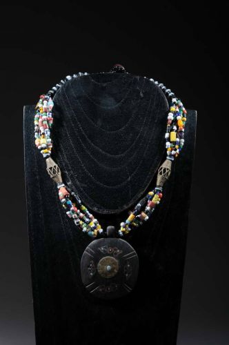 Ethnic necklace sticks in ebony 