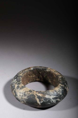 Old stone bracelet of Niger 