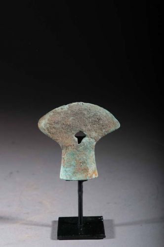Bronze ax of Vietnam 