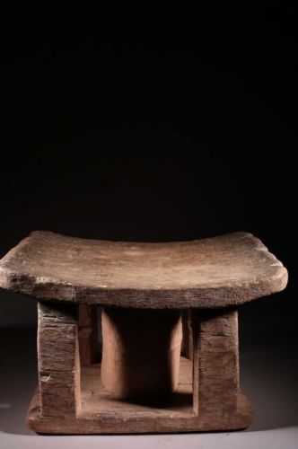 Baoulé stool 