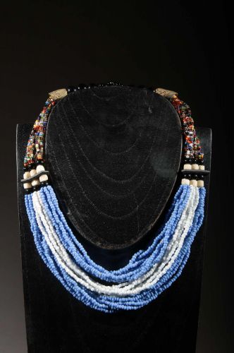 Collier ethnique rang de perles et os du kenya 