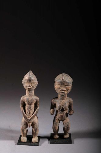 Couple Dan altar statues 