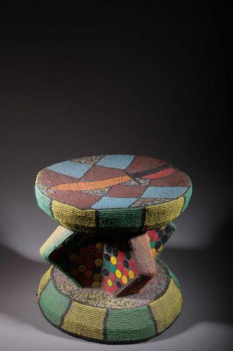 Pearl stool Bamoun 