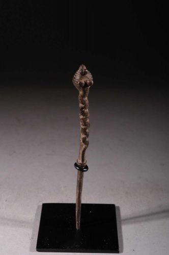 Dogon hair pick 