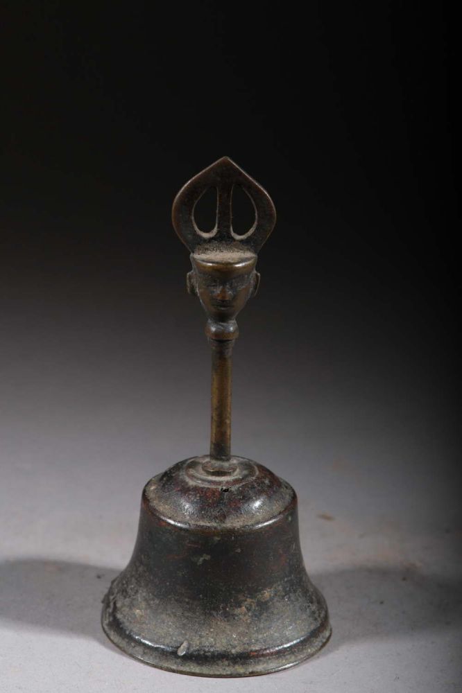 Cloche de cérémonie en bronze de chaman Dao 