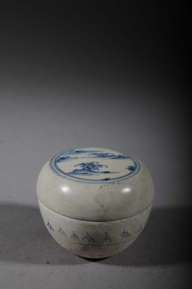 Chinese pottery of 15 eme century. 