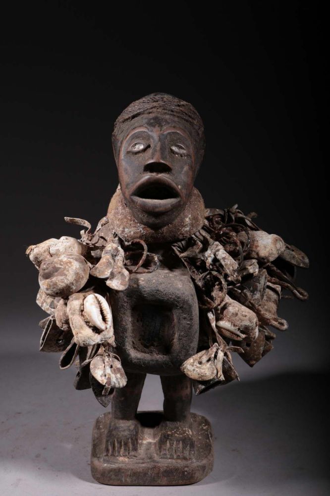 Bakongo idol statue 