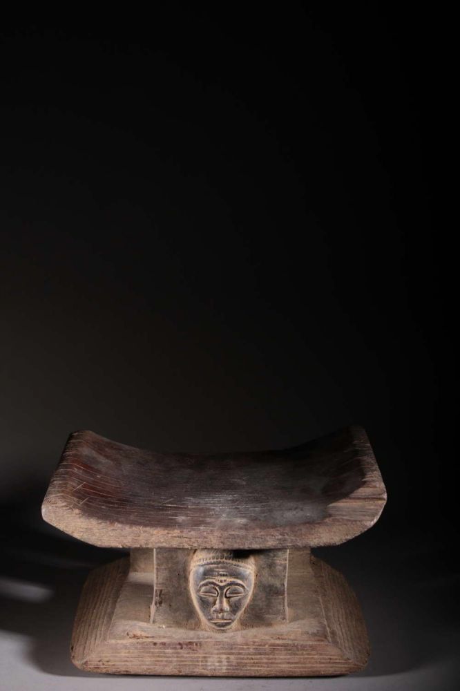 Baoulé stool 