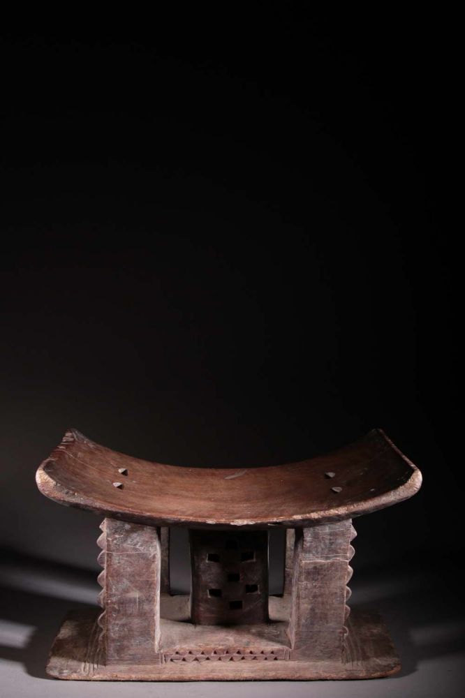 Baoulé stool 