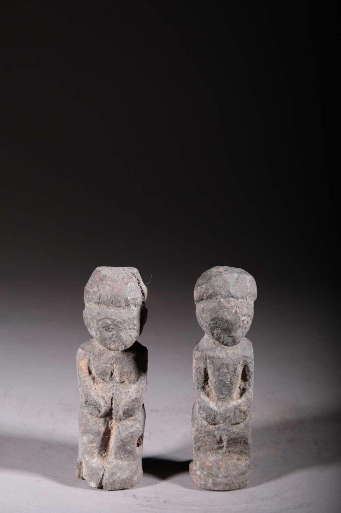 Pair of primitive Baoulé statues 