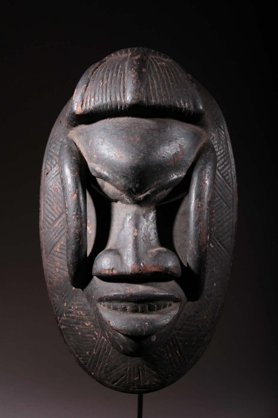 Adjoukrou mask 