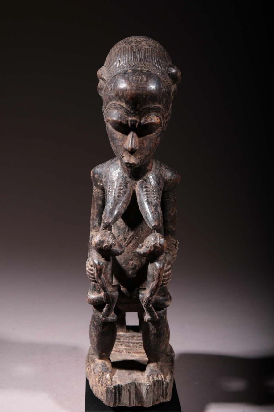 Baoulé statue of maternity 