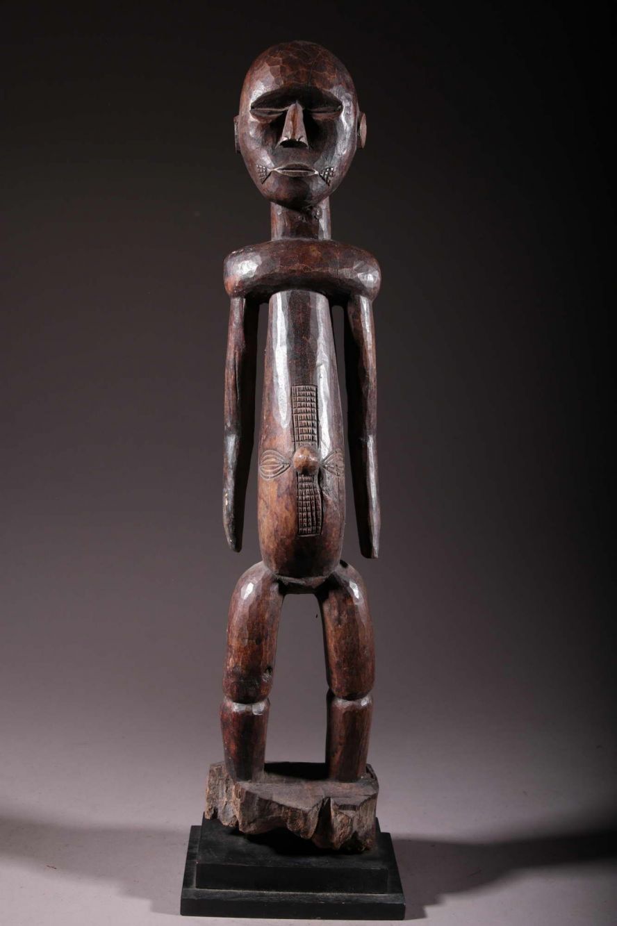 Urhobo statue 