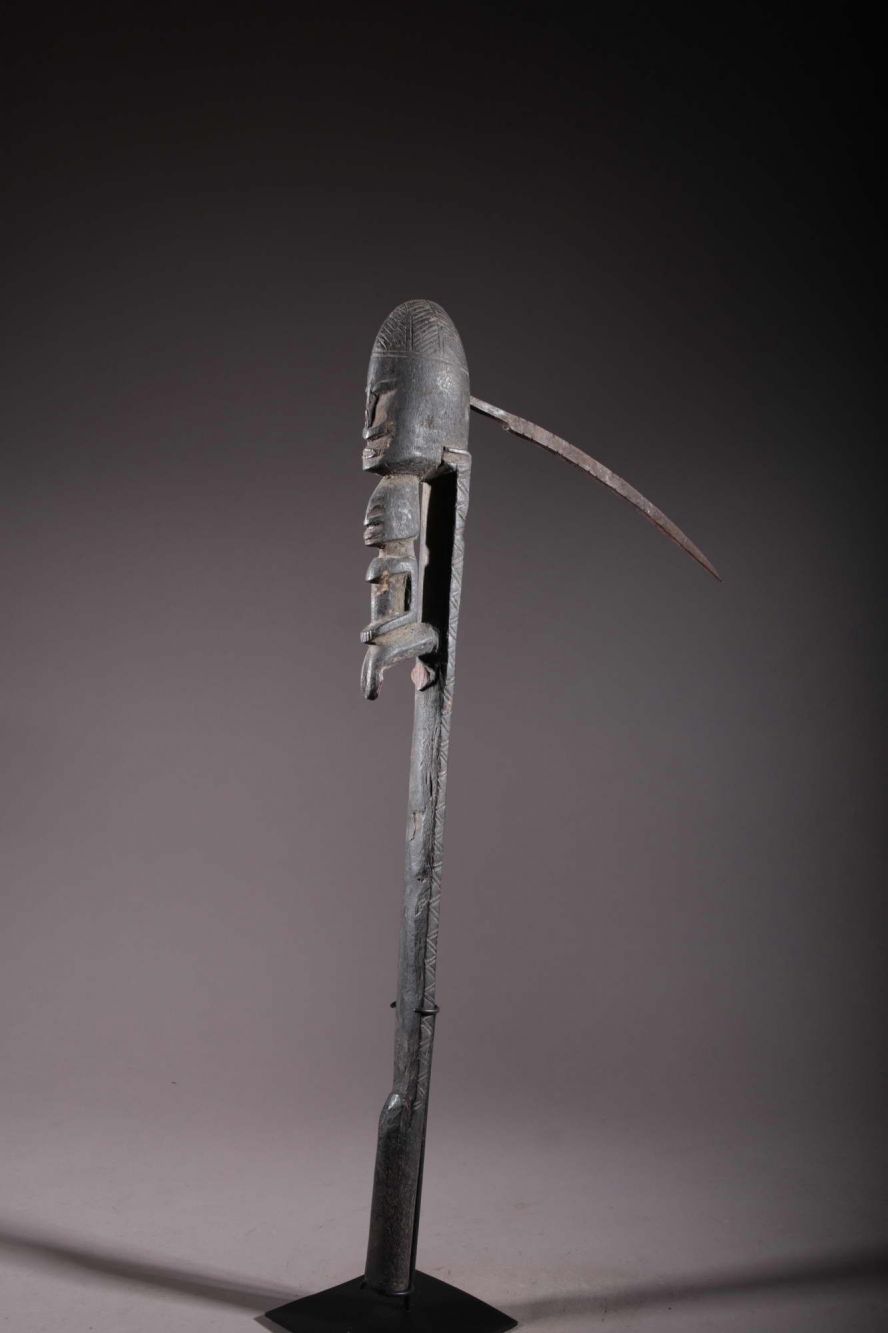 Mossi war axe 