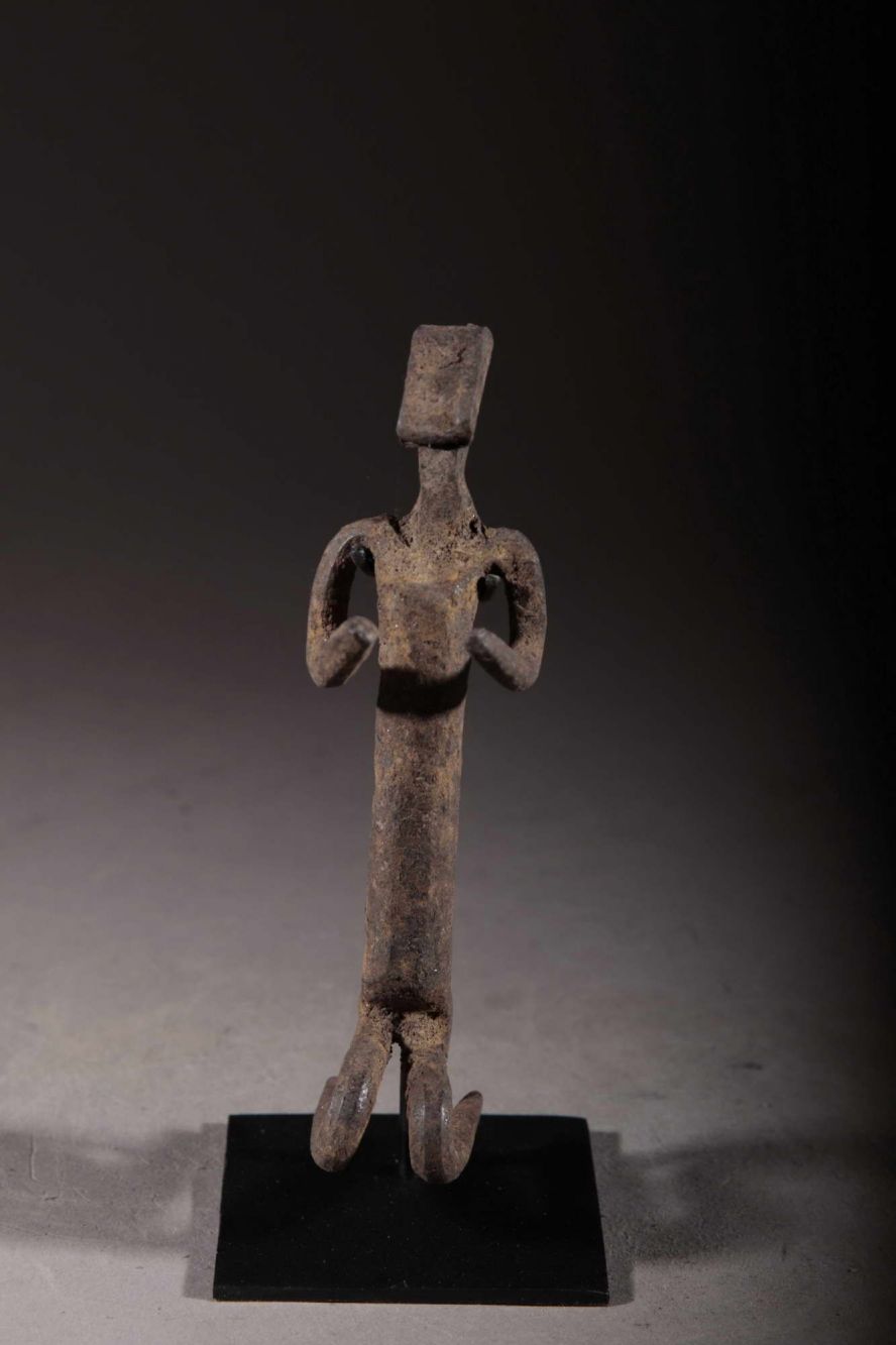 Dogon iron character 