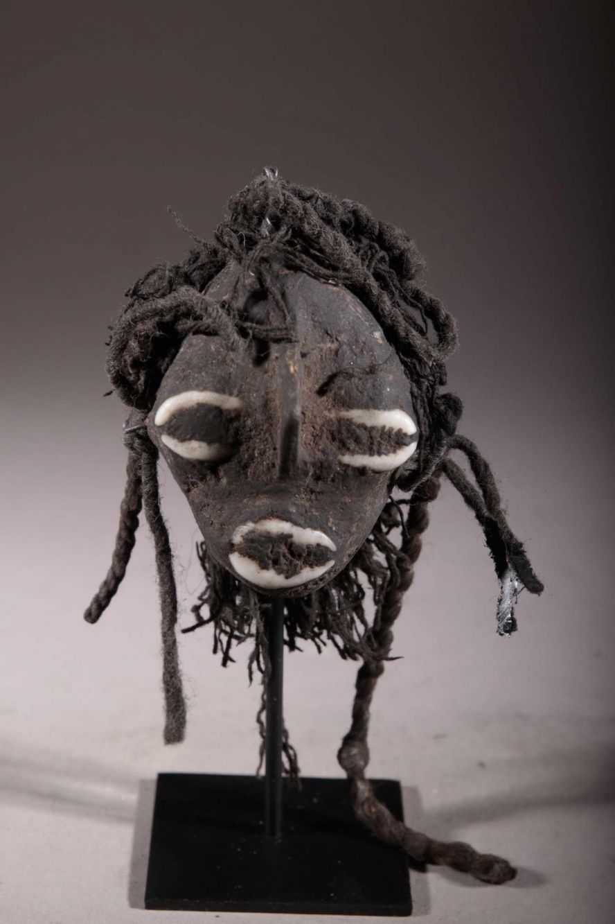 Gourounsi witch doctor passport mask in aluminium. 