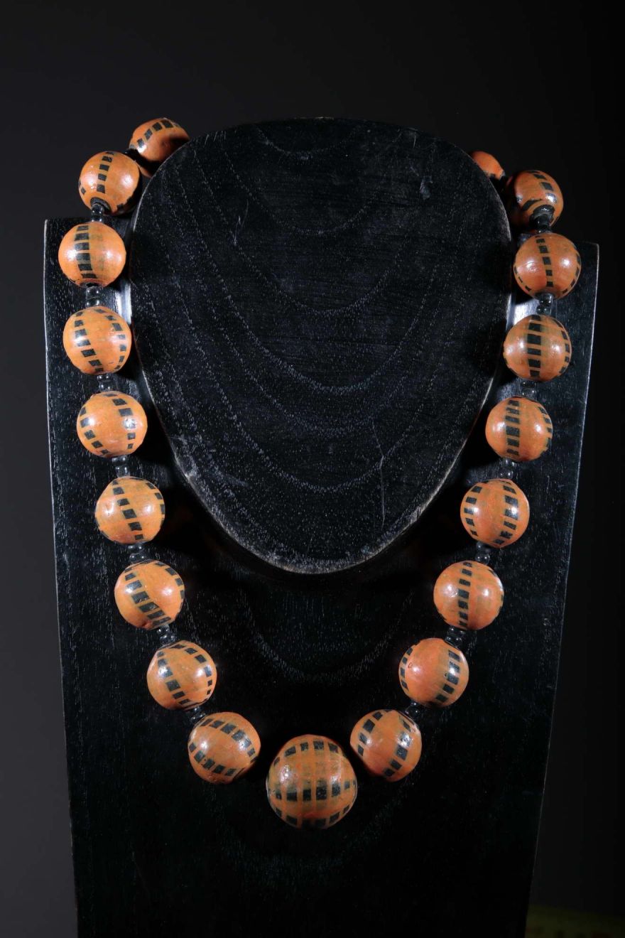 Ethnic necklace made of Kapélé terracotta beads 