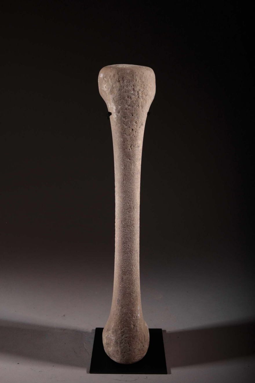 Neolithic lithophone 