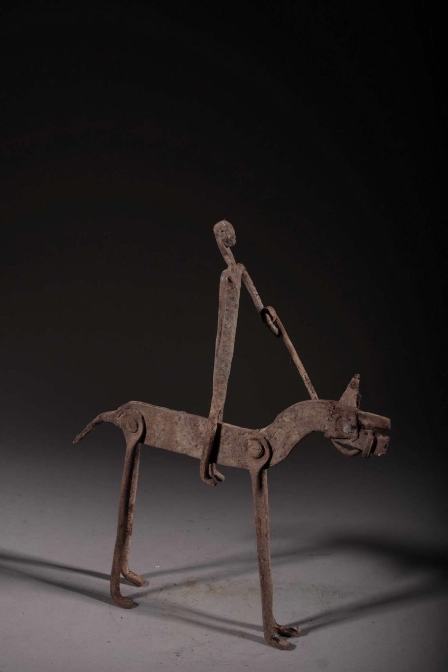 Cavalier Lobi en fer noir 